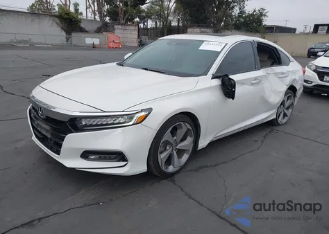2018 Honda Accord Touring z USA, uszkodzony, nr VIN 1HGCV1F95JA108539